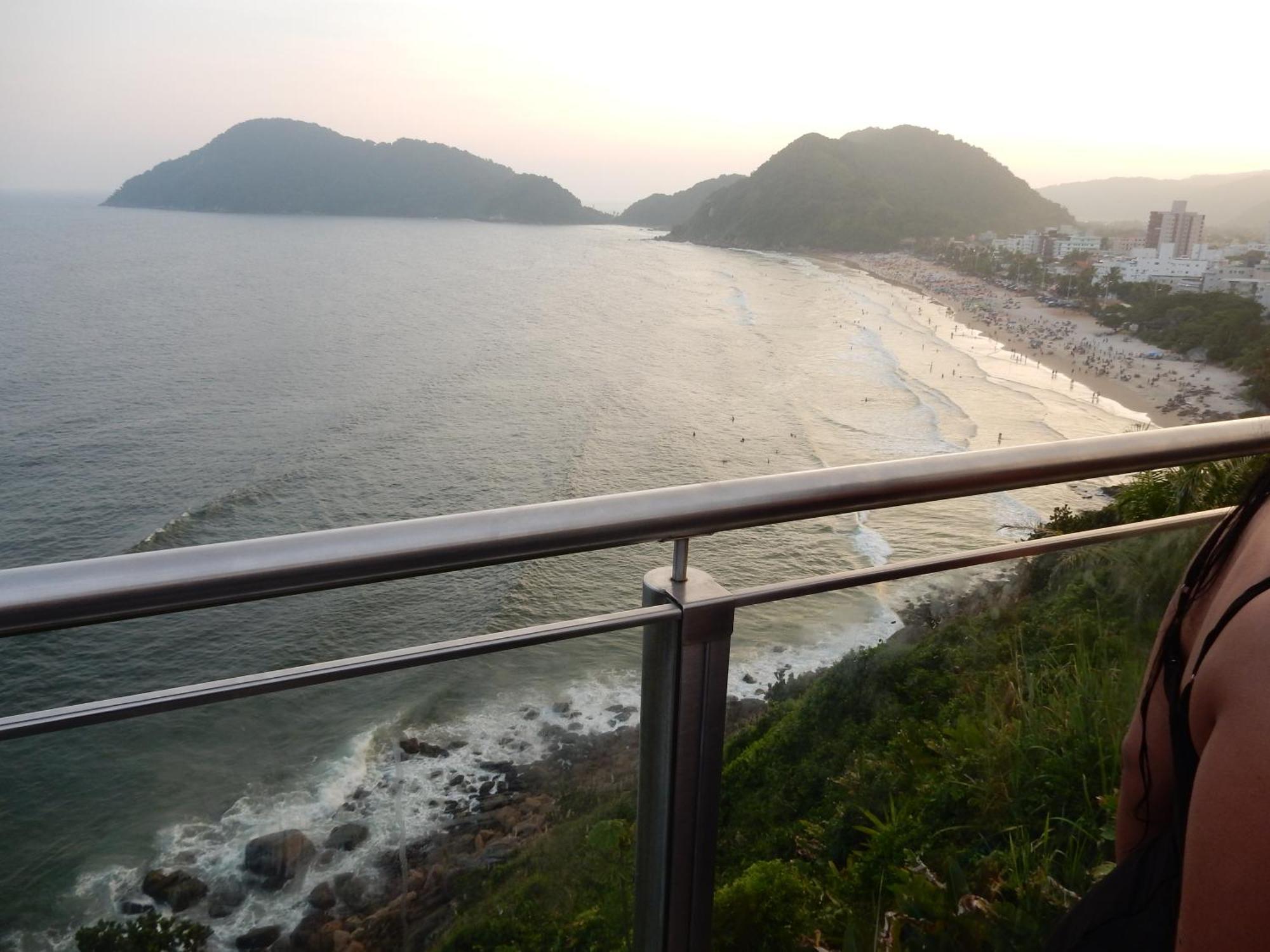 Casa Sete Enseada Ar Cond Suite E Estacionamento Gratis E Uma Otima Localizacao Na Enseada Guaruja Bagian luar foto