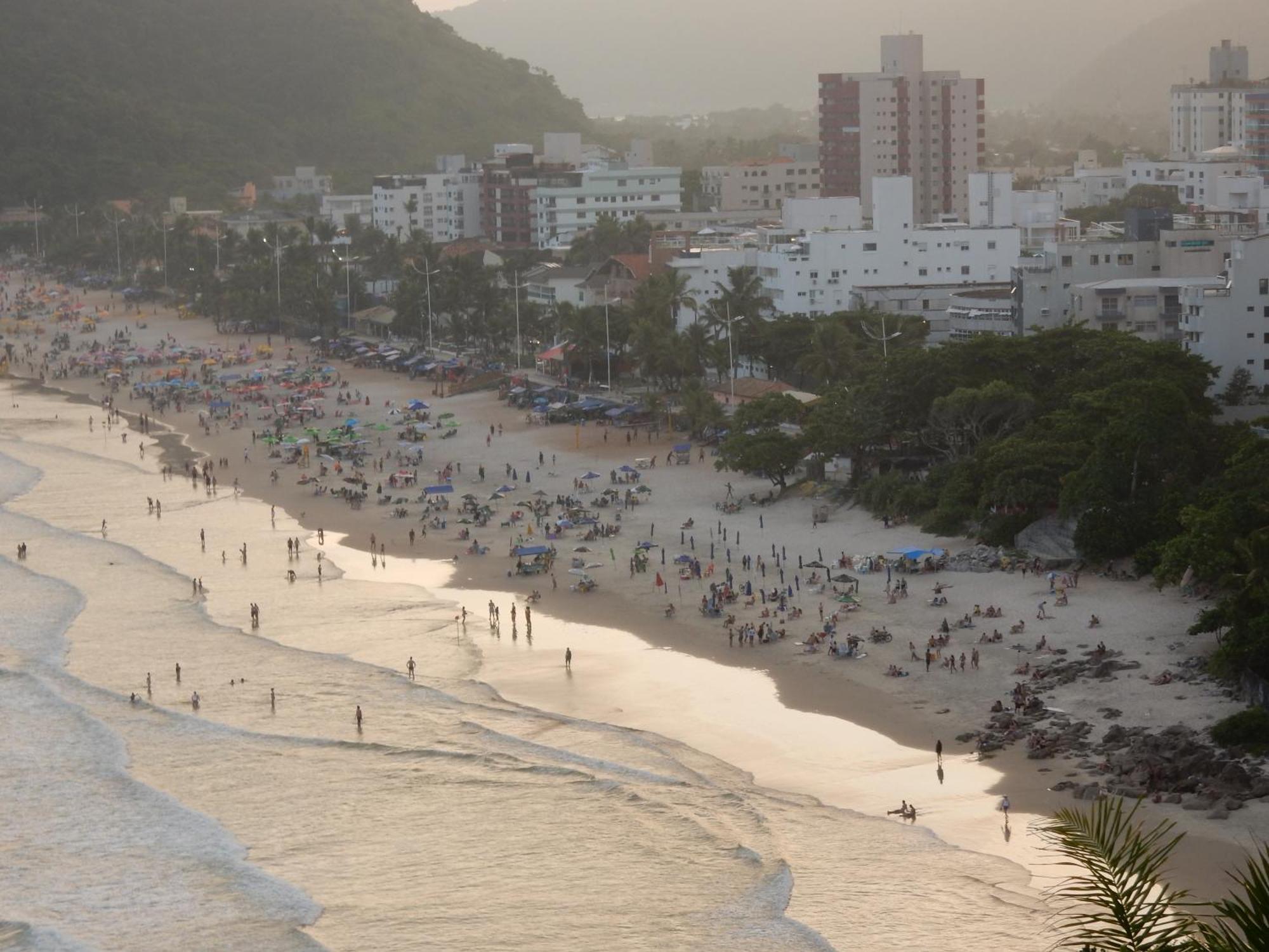 Casa Sete Enseada Ar Cond Suite E Estacionamento Gratis E Uma Otima Localizacao Na Enseada Guaruja Bagian luar foto